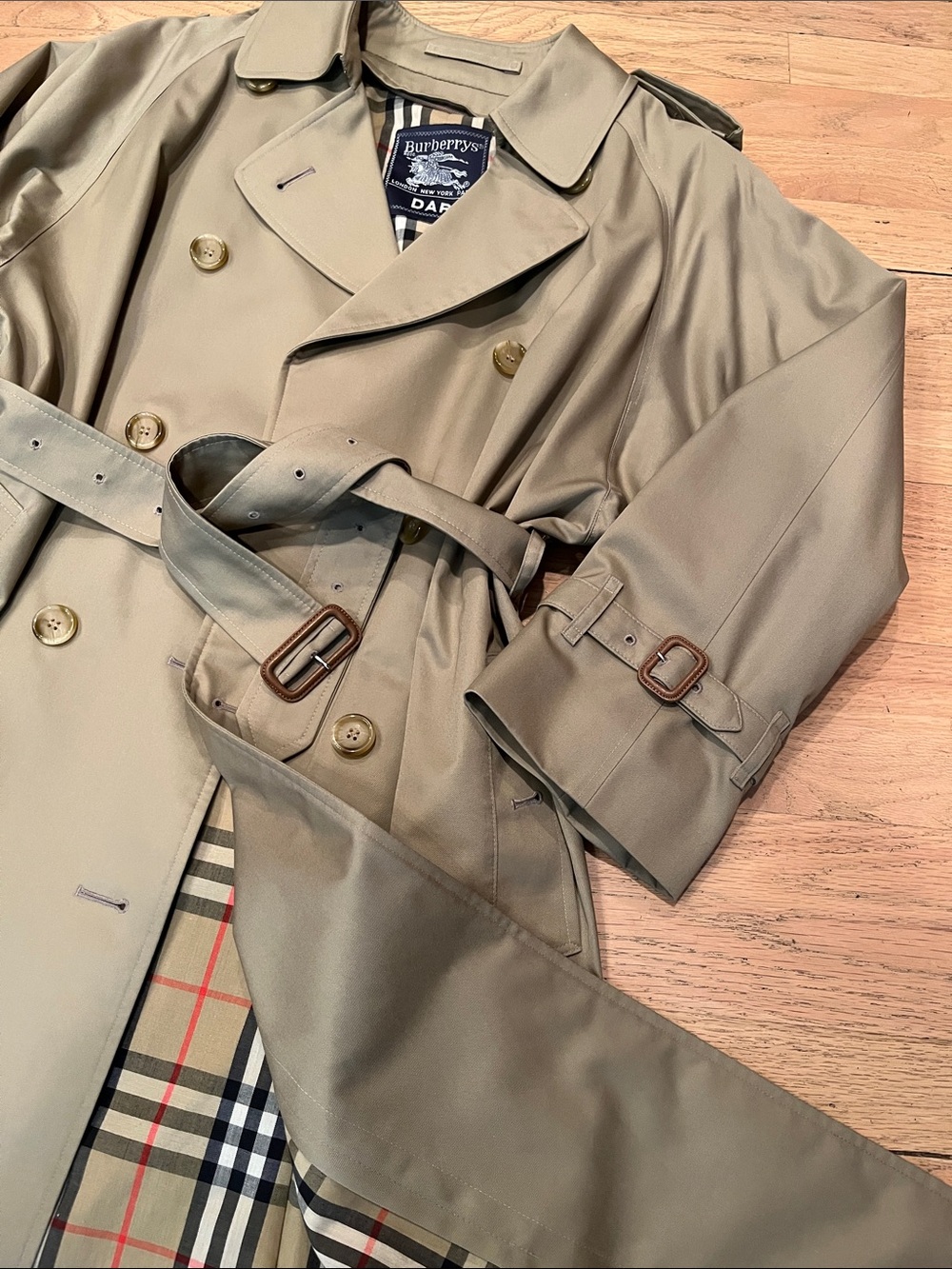Burberrys Beige Double-Breasted, Belted Trench Coat with Zip-out Lining. - Picture 8 of 12